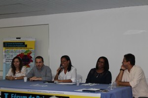formacao-em-psicologia-enfases-e-diretrizes-gerais-e-tema-da-2a-mesa-de-debates-do-i-forum-de-psicologia-da-baixada